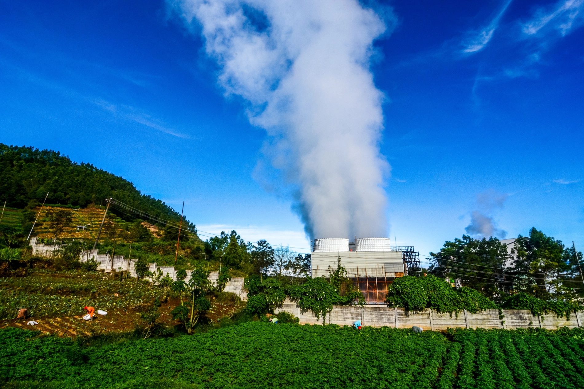 Geothermiekraftwerk auf dem Dieng-Plateau, Indonesien